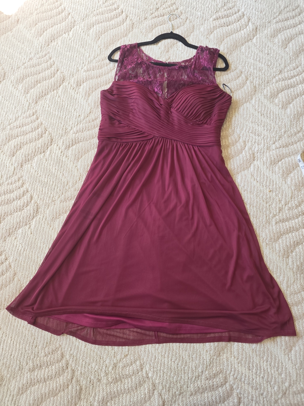 Sleeveless Lace Detail Burgundy Bridesmaid Dress